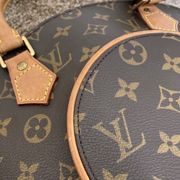 Louis Vuitton Ellipse PM Bag - Picture 4 of 10